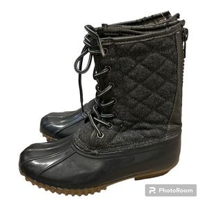Madden Girl Women's Duck
Boots Rain Gray Quilted Lace Up Mid Calf Size 6.5
